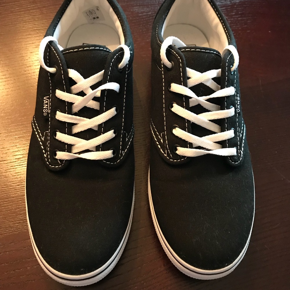 Women’s BRAND NEW Vans